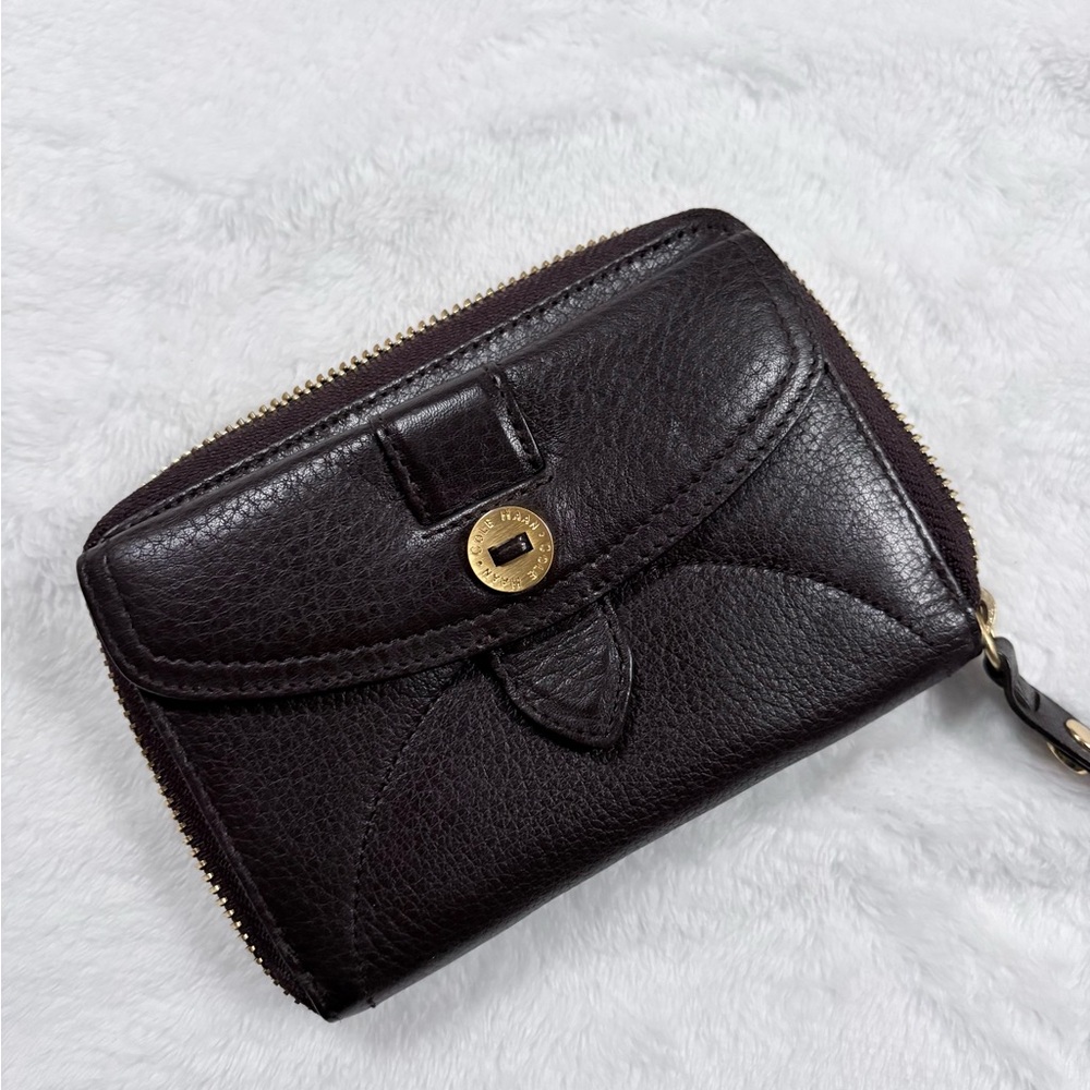 Elegant Brown Leather Wallet (5.5 inch Wide)
